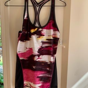 Never worn lululemon mesh contour tank